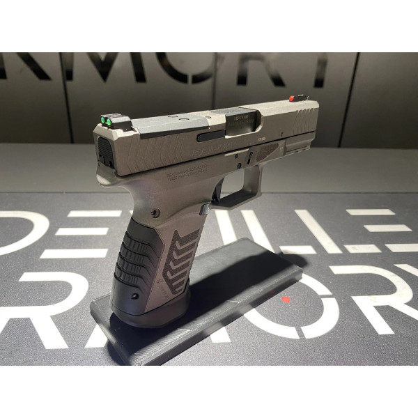 Pistolet DERYA DY9 GRIS OR 9x19  Chez DEVILLE ARMORY. Votre armurerie en ligne.