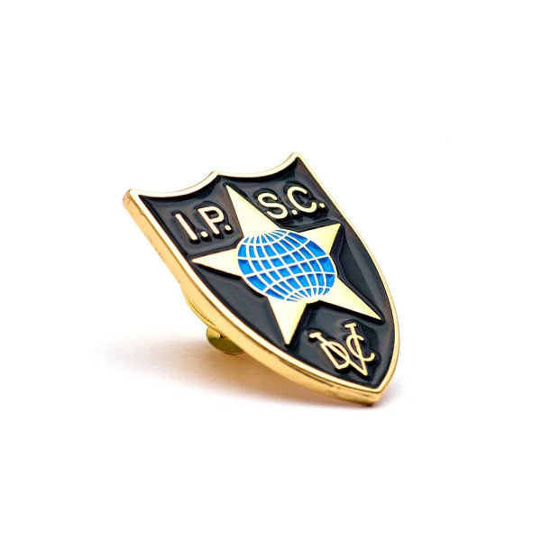 IPSC Shield Lapel Pin 2,5cm  Chez DEVILLE ARMORY. Votre armurerie en ligne.