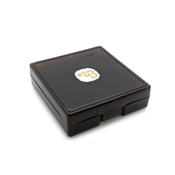 Autocollant avec logo CZ - 4 cm  Chez DEVILLE ARMORY. Votre armurerie en ligne.