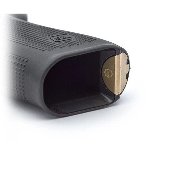 Eemann Tech Heavy Brass Feed Grip Plug for Glock 17 Gen4/5  Chez DEVILLE ARMORY. Votre armurerie en ligne.