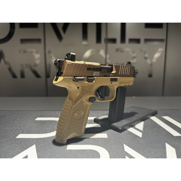 FN502 TACTICAL FDE CALIBRE 22LR  Chez DEVILLE ARMORY. Votre armurerie en ligne.