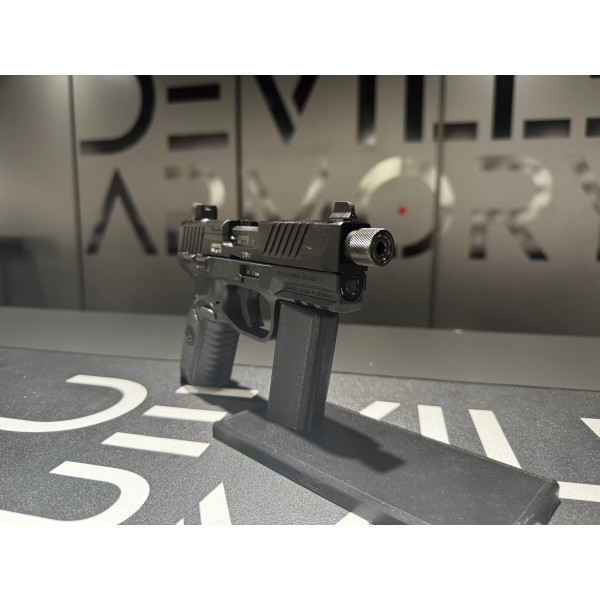 FN502 TACTICAL BLACK CALIBRE 22LR  Chez DEVILLE ARMORY. Votre armurerie en ligne.