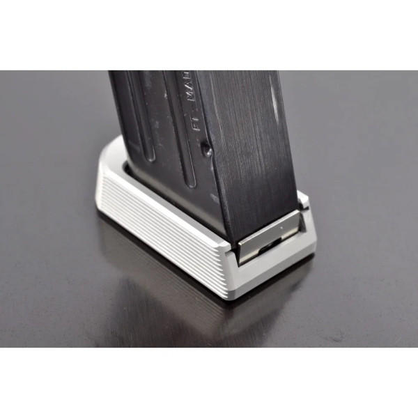 Armanov MPSSF Talon de chargeur +2 rnd MaXXXgrip pour Tanfoglio Stock II, III, NOIR, taille : Small Frame  Chez DEVILLE ARMORY. 