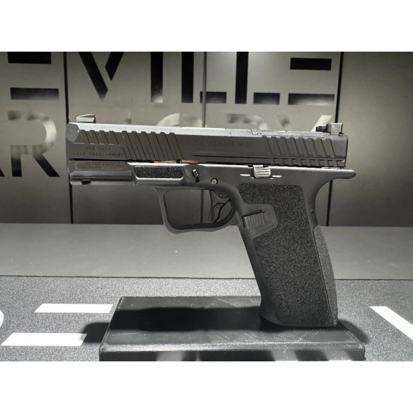 Pistolet Falcon 9X Noir 9X19  Chez DEVILLE ARMORY. Votre armurerie en ligne.