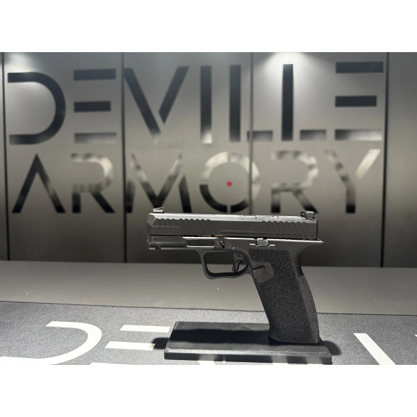 Pistolet Falcon 9X Noir 9X19  Chez DEVILLE ARMORY. Votre armurerie en ligne.