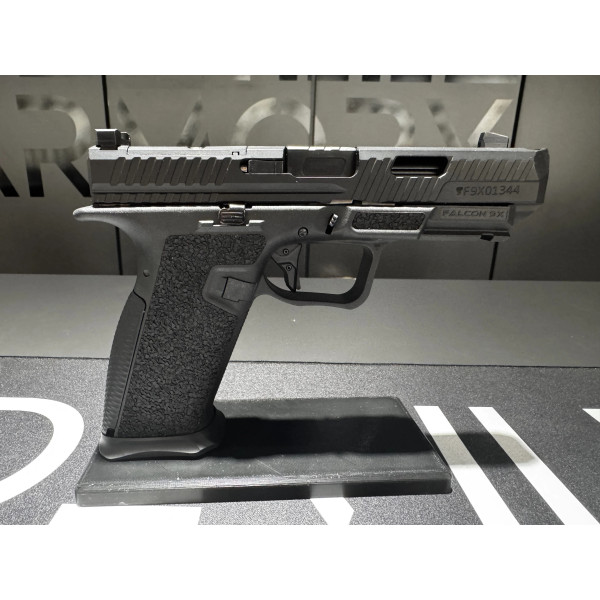 Pistolet Falcon 9XC Black - Calibre 9X19  Chez DEVILLE ARMORY. Votre armurerie en ligne.