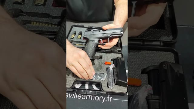 Voir la vidéo : Unboxing Pistolet Tisas Px 9 Duty Gen 3 Calibre 9x19 Noir