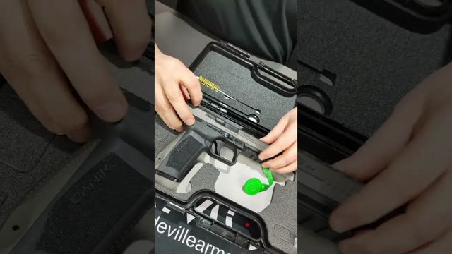 Voir la vidéo : Unboxing CANIK TP 9 SFX MOD2 TUNGSTEN GRIS 9X19