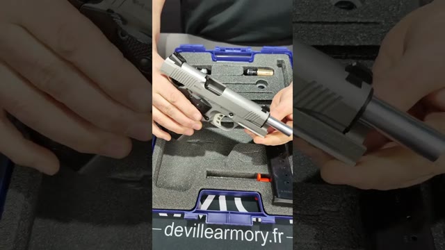 Voir la vidéo : Unboxing Pistolet Tisas Zig Pcs 1911 Inox Cal 45 Acp
