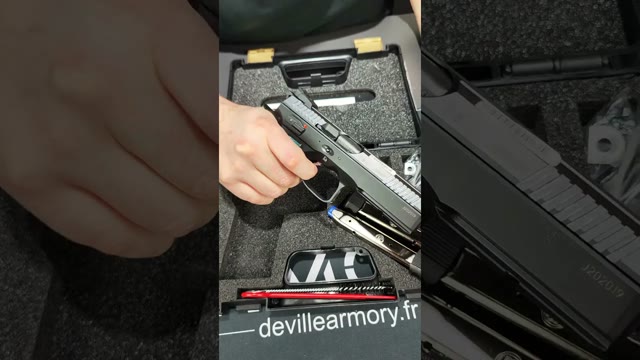 Voir la vidéo : Unboxing Pistolet Cz Shadow 2 Cal 9x19