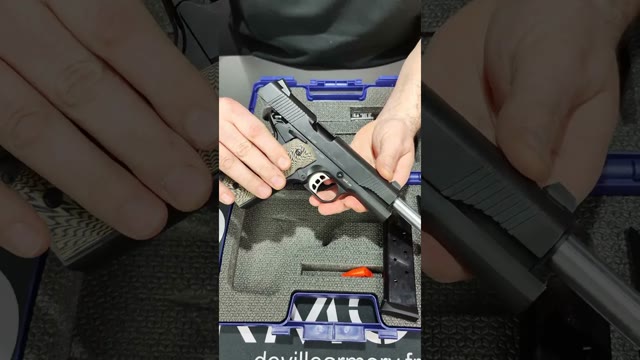 Voir la vidéo : Unboxing Pistolet Tisas Zig M 1911 Noir Cal 45 Acp