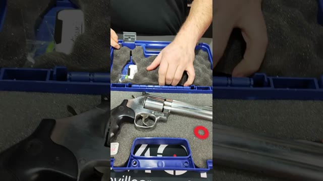 Voir la vidéo : Unboxing Revolver Smith et wesson 686 Serie 357