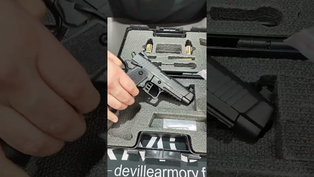Voir la vidéo : Unboxing Pistolet Tisas 2011 Carry Bull Barrel Double Stack 9x19 Optic Ready