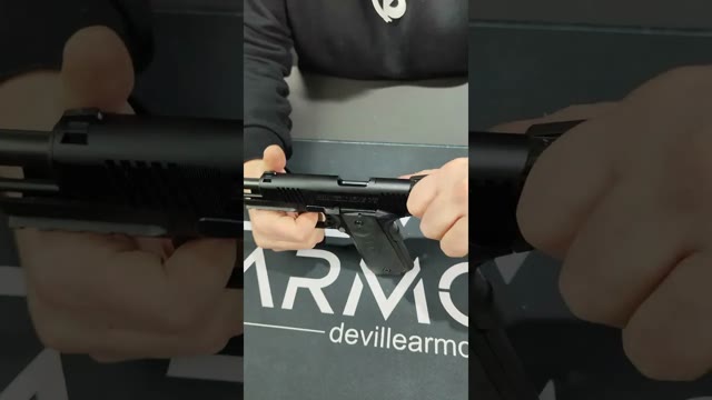Voir la vidéo : Unboxing HAMMERLI 1911 Forge H1 4.25" cal.22 Lr Pistolet