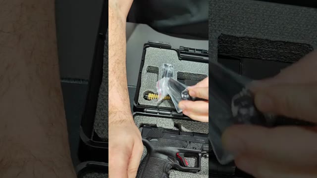 Voir la vidéo : Unboxing Pistolet Tisas Px 9 Carry Calibre 9x19