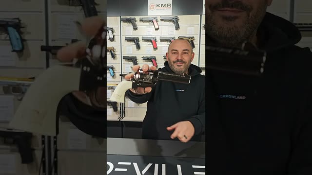Voir la vidéo : Revolver Pietta Ed. Limitée Donald Trump 1873 SA "47th President"