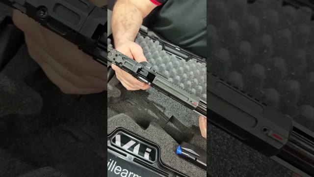 Voir la vidéo : Unboxing Pistolet Kmr L 02 Spectra 5'' 9x19