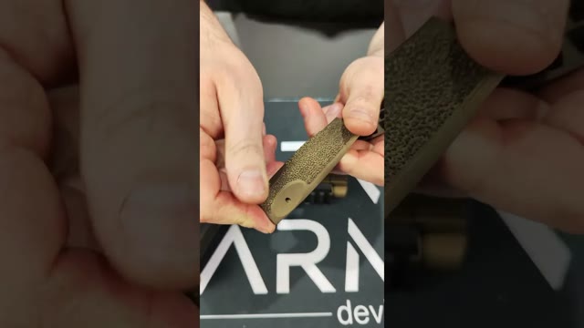 Voir la vidéo : Unboxing Pistolet Canik Tti 9x19